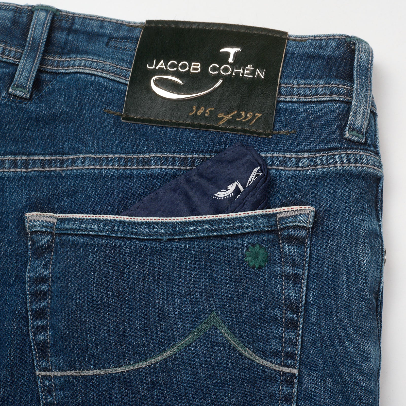 JACOB COHEN Limited Edition Style 688 Handmade Blue 385 of 397 Jeans NEW US 34